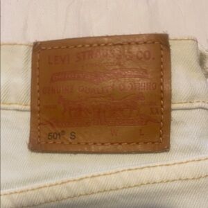 Levi's Women’s Off-White Slim Straight Jeans